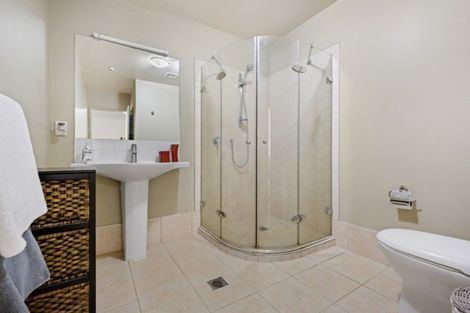 Photo of property in 1/124 Stancombe Road, Flat Bush, Auckland, 2016