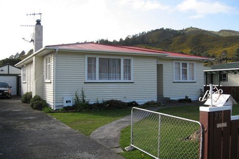 Photo of property in 29 Wood Street, Wainuiomata, Lower Hutt, 5014