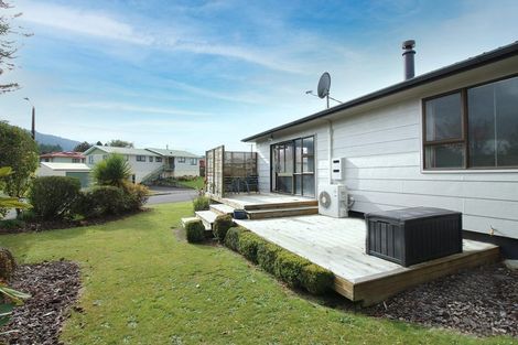 Photo of property in 28 Tawavale Street, Pukehangi, Rotorua, 3015