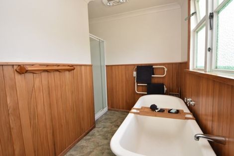 Photo of property in 74 Kent Street, Carterton, 5713