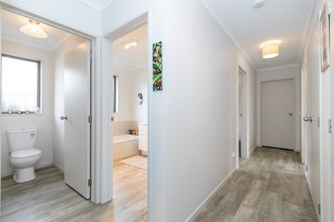 Photo of property in 22 Max Landing, Grandview Heights, Hamilton, 3200