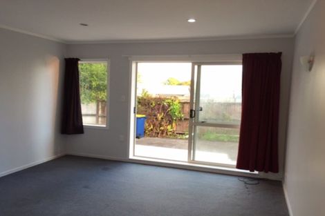 Photo of property in 2/4046 Great North Road, Glen Eden, Auckland, 0602