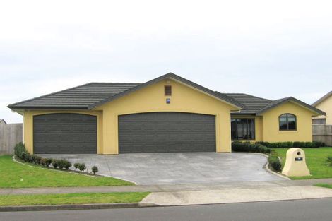 Photo of property in 55 Waiwherowhero Drive, St Andrews, Hamilton, 3200