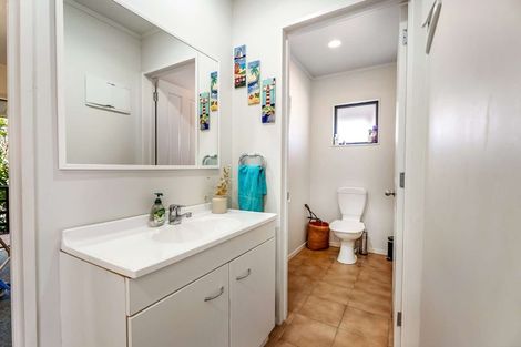 Photo of property in 106 Kowhai Avenue, Matarangi, Whitianga, 3592