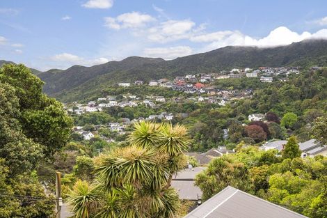 Photo of property in 17 Torwood Road, Khandallah, Wellington, 6035