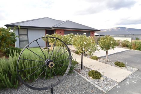 Photo of property in 7 Cirrus Place, Omarama, 9412