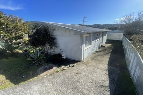 Photo of property in 4 Parenga Street, Wainuiomata, Lower Hutt, 5014