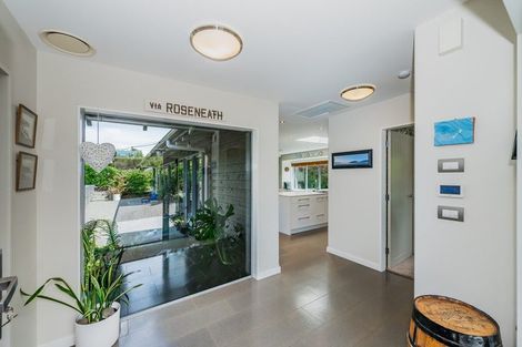 Photo of property in 4 Ferndale Drive, Waikanae, 5036