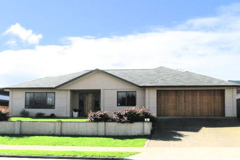 Photo of property in 73 Saint James Drive, Huntington, Hamilton, 3210