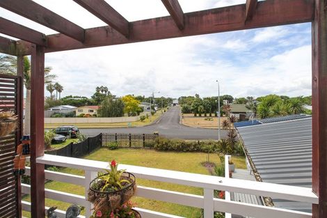 Photo of property in 46 Taihiki Road, Clarks Beach, 2122