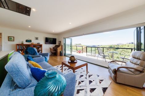 Photo of property in 121 Cashmere Drive, Fitzherbert, Palmerston North, 4410