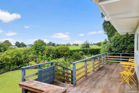 Photo of property in 68 Matipo Road, Te Atatu Peninsula, Auckland, 0610