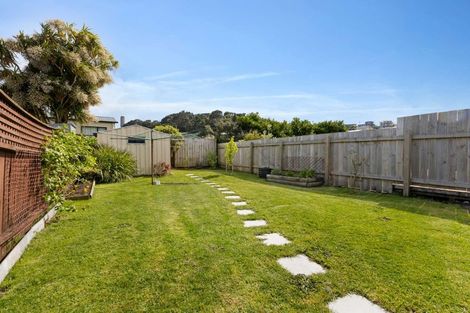 Photo of property in 15a Naumai Place, Spotswood, New Plymouth, 4310