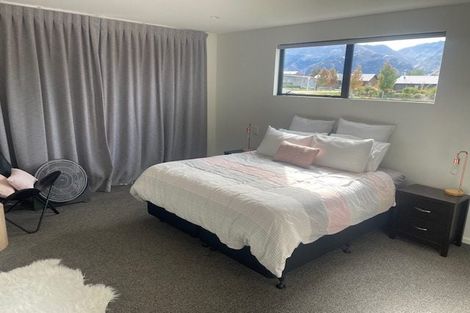 Photo of property in 24 Grandview Road, Lake Hawea, 9382