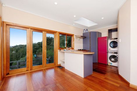 Photo of property in 19 Oku Street, Island Bay, Wellington, 6023