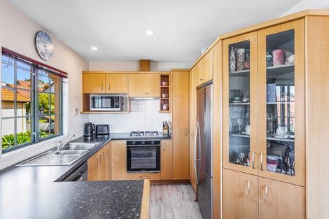 Photo of property in 30 Parkwood Crescent, Gulf Harbour, Whangaparaoa, 0930