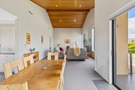 Photo of property in 28 Noble Johnston Drive, Katikati, 3129