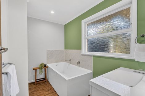 Photo of property in 102 Mount View Road, Melville, Hamilton, 3206