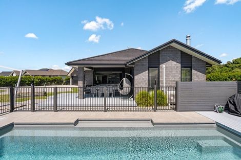 Photo of property in 15 Mike Smith Drive, Cambridge, 3434