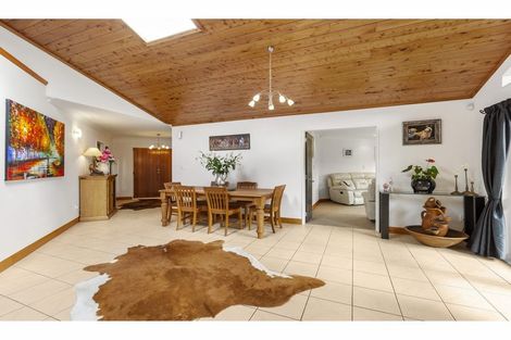 Photo of property in 2 Merlot Place, Rototuna, Hamilton, 3210