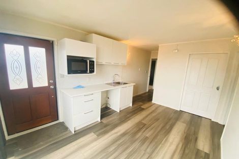 Photo of property in 27 Hale Crescent, Bayview, Auckland, 0629