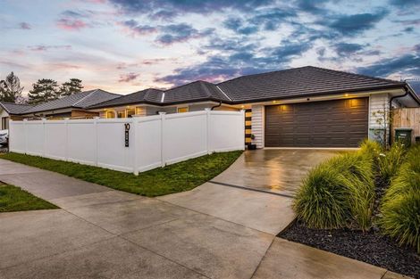 Photo of property in 10 Jeroboam Loop, Kumeu, 0810