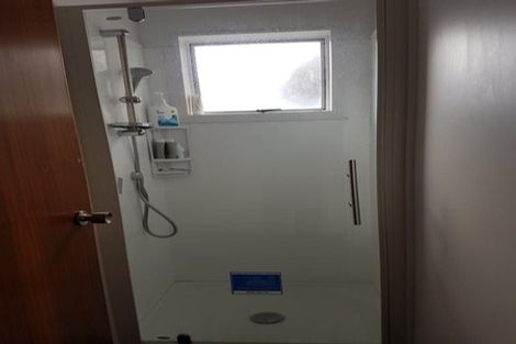 Photo of property in 32 Whites Line West, Woburn, Lower Hutt, 5010