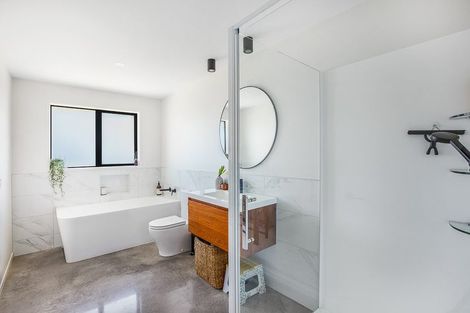 Photo of property in 29 Honeyfield Drive, Whalers Gate, New Plymouth, 4310