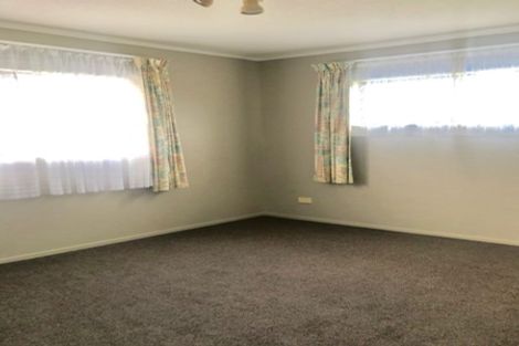 Photo of property in 110 Woodman Drive, Tawa, Wellington, 5028