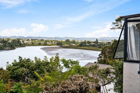 Photo of property in 19 Constable Lane, West Harbour, Auckland, 0618