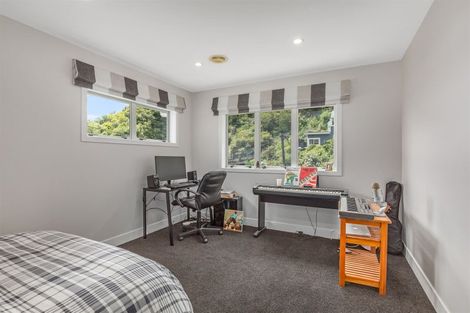 Photo of property in 22 Kowhai Street, Eastbourne, Lower Hutt, 5013