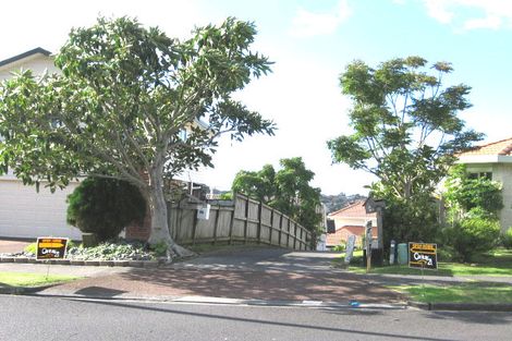 Photo of property in 2/76 Simmental Crescent, Somerville, Auckland, 2014