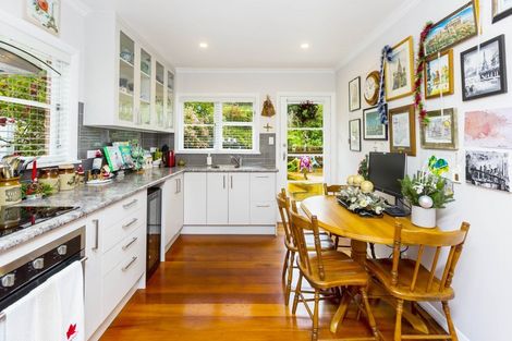 Photo of property in 10b Tiwakawaka Grove, Heretaunga, Upper Hutt, 5018