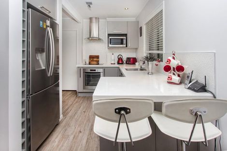 Photo of property in 1/16 Cornelian Crescent, Half Moon Bay, Auckland, 2012