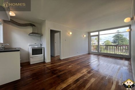 Photo of property in 84 Roberts Road, Te Atatu South, Auckland, 0610