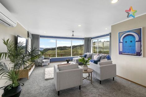 Photo of property in 52 Titiro Moana Road, Korokoro, Lower Hutt, 5012