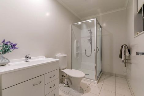 Photo of property in 36 Nimstedt Avenue, Oteha, Auckland, 0632