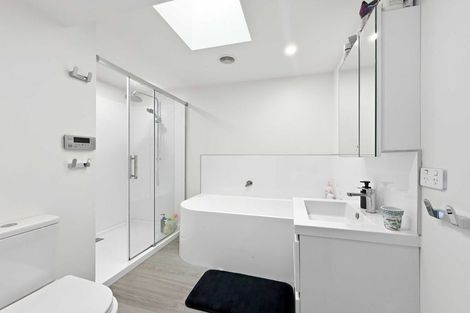 Photo of property in 135 Tirohanga Road, Tirohanga, Lower Hutt, 5010