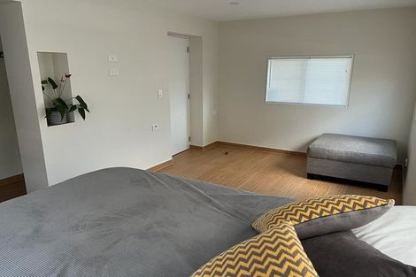 Photo of property in 11 Meadow Crescent, Te Atatu South, Auckland, 0602