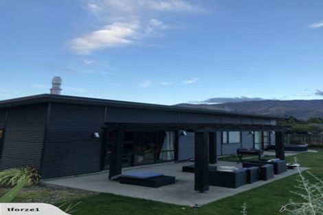 Photo of property in 122 Rob Roy Lane, Wanaka, 9305
