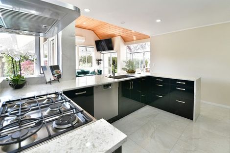 Photo of property in 5 Maygrove Drive, Orewa, 0931