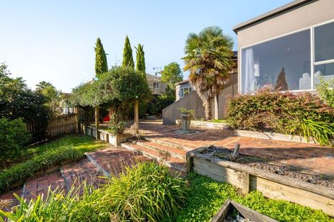 Photo of property in 10 Strata View, Western Heights, Hamilton, 3200