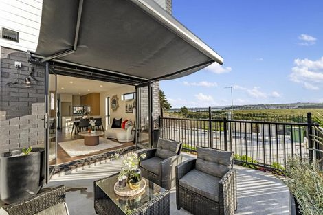 Photo of property in 13/10 Ngaroma House Drive, Hobsonville, Auckland, 0616