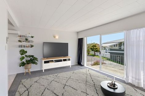 Photo of property in 52 Kapiti Road, Paraparaumu, 5032