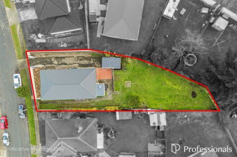 Photo of property in 1 Wakefield Terrace, Tawa, Wellington, 5028