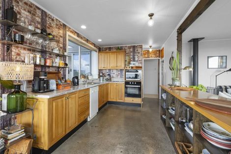 Photo of property in 3 Weston Street, Moturoa, New Plymouth, 4310