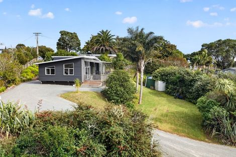 Photo of property in 16 Settlement Road, Kaiwaka, 0573