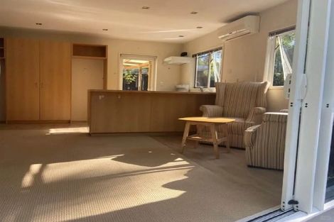 Photo of property in 9 Lyons Avenue, Murrays Bay, Auckland, 0630