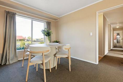 Photo of property in 95 Rototuna Road, Rototuna, Hamilton, 3210
