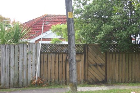Photo of property in 53 Lynwood Road, New Lynn, Auckland, 0600